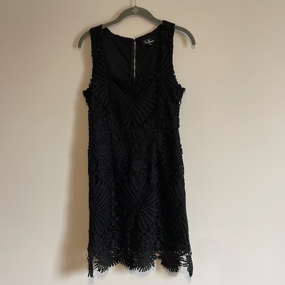 LBD Lace Shift Dress Med Black Eyelet Mini Lulus Classy Evening Contemporary - Picture 1 of 15